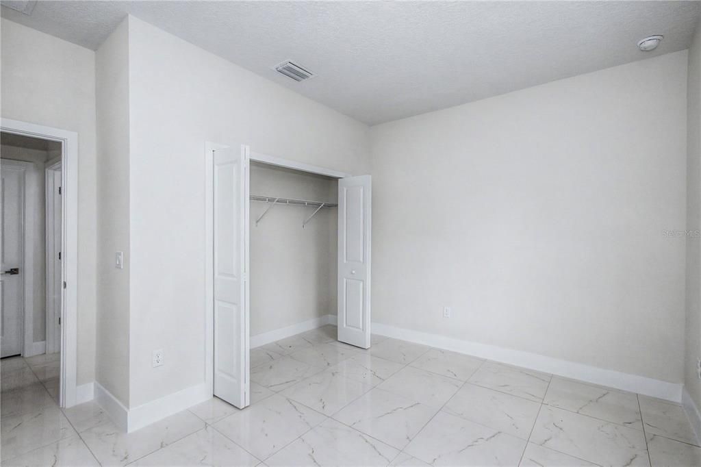 En Venta: $314,900 (4 camas, 3 baños, 1950 Pies cuadrados)