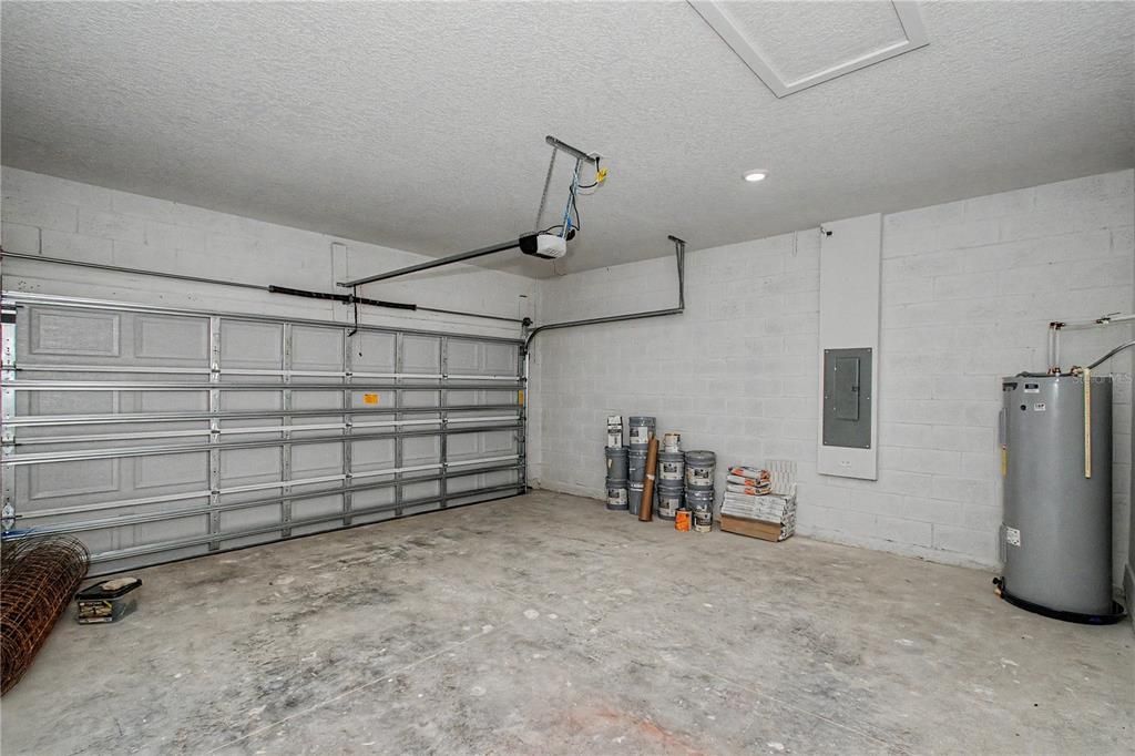 En Venta: $314,900 (4 camas, 3 baños, 1950 Pies cuadrados)
