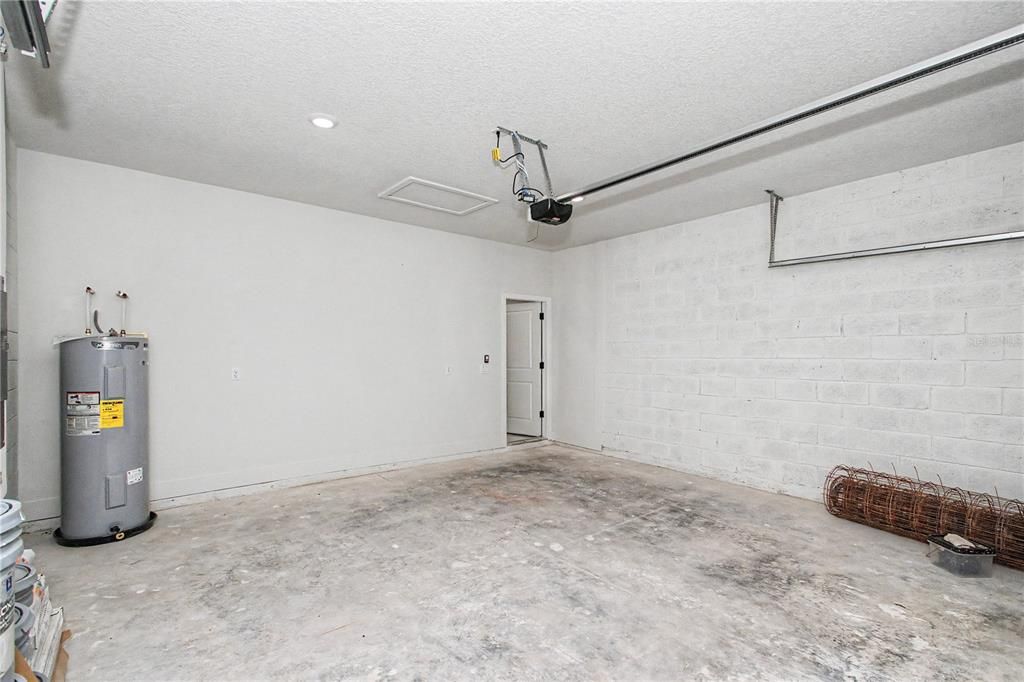 En Venta: $314,900 (4 camas, 3 baños, 1950 Pies cuadrados)