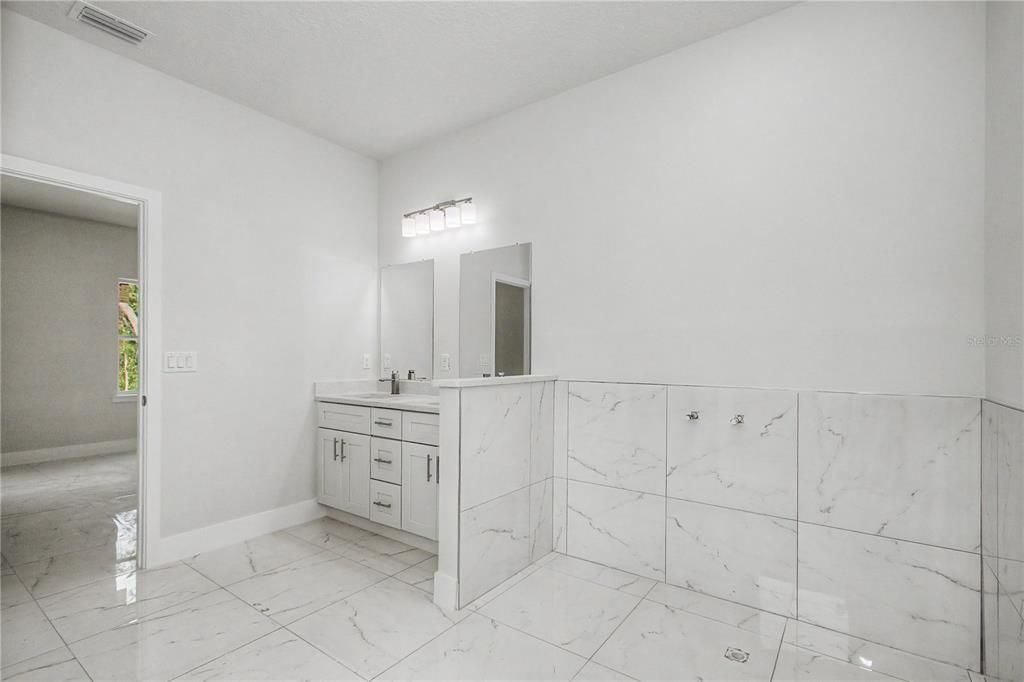 En Venta: $314,900 (4 camas, 3 baños, 1950 Pies cuadrados)