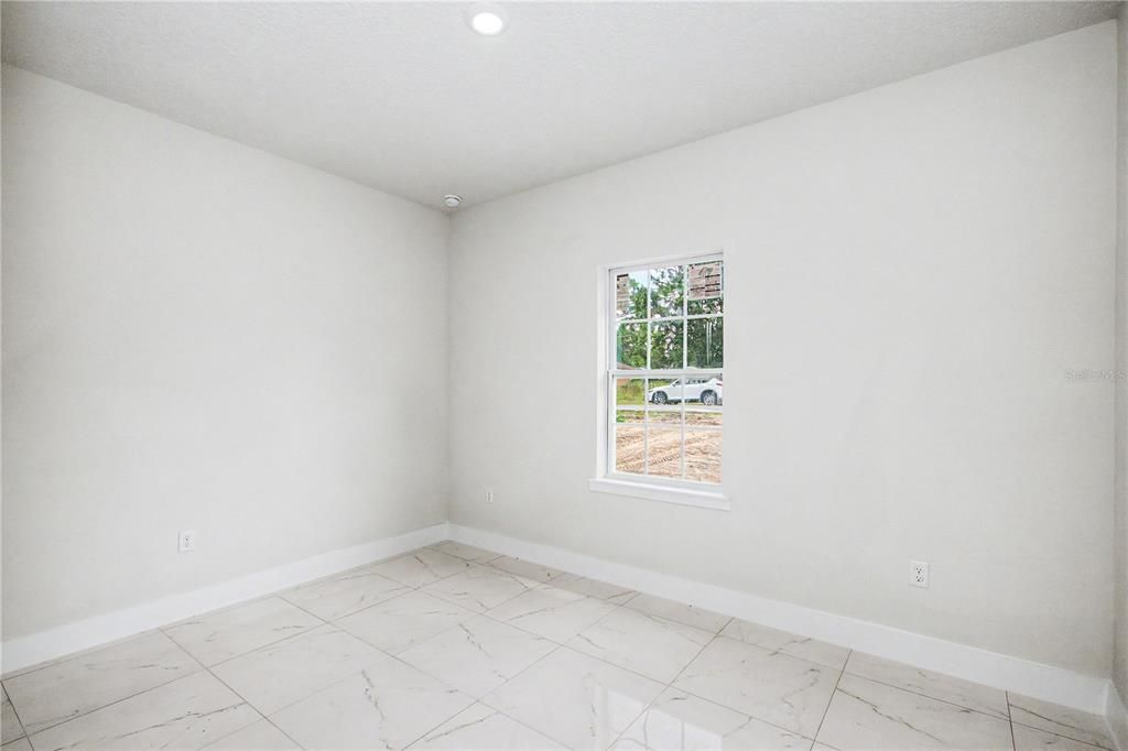 En Venta: $314,900 (4 camas, 3 baños, 1950 Pies cuadrados)