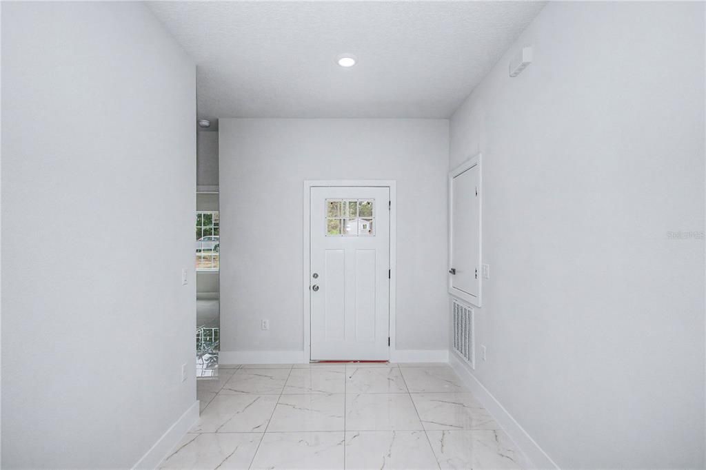 En Venta: $314,900 (4 camas, 3 baños, 1950 Pies cuadrados)