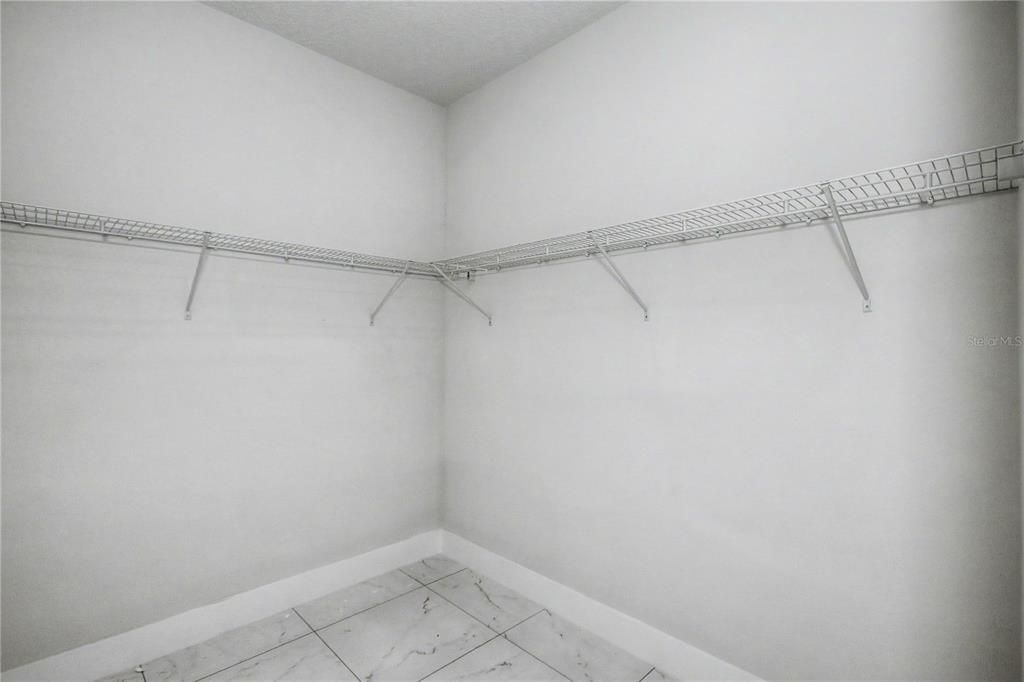 En Venta: $314,900 (4 camas, 3 baños, 1950 Pies cuadrados)