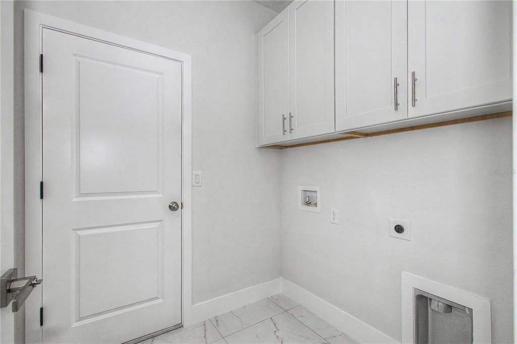 En Venta: $314,900 (4 camas, 3 baños, 1950 Pies cuadrados)