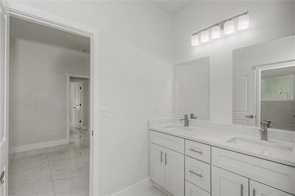 En Venta: $314,900 (4 camas, 3 baños, 1950 Pies cuadrados)