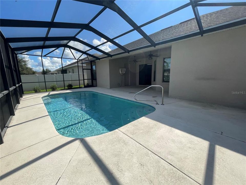 En Venta: $449,900 (4 camas, 3 baños, 2383 Pies cuadrados)