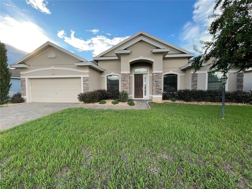 En Venta: $449,900 (4 camas, 3 baños, 2383 Pies cuadrados)
