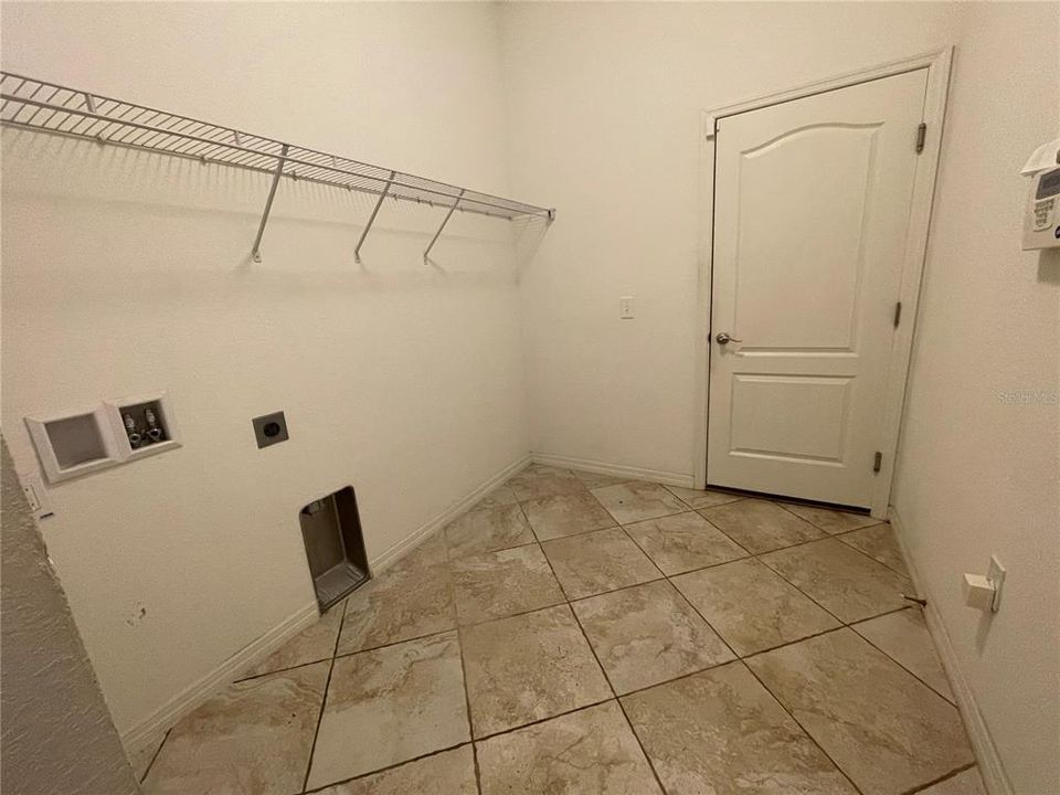 En Venta: $449,900 (4 camas, 3 baños, 2383 Pies cuadrados)