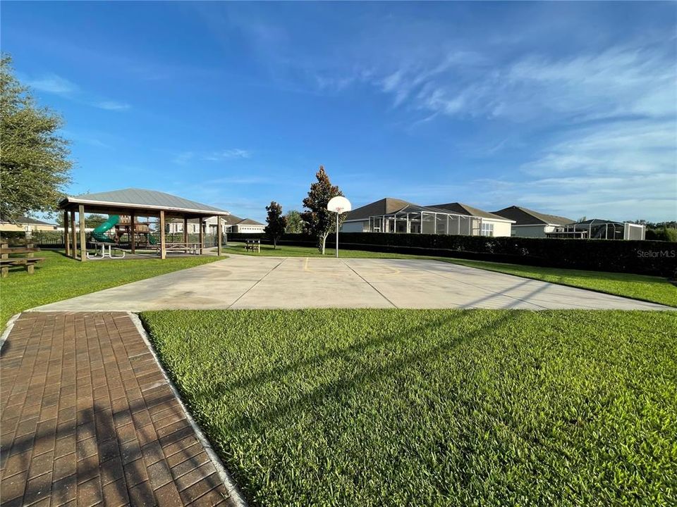 En Venta: $449,900 (4 camas, 3 baños, 2383 Pies cuadrados)