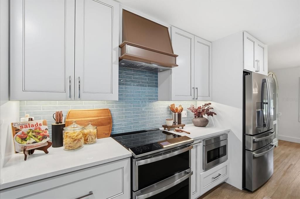 For Sale: $1,275,000 (2 beds, 2 baths, 1885 Square Feet)