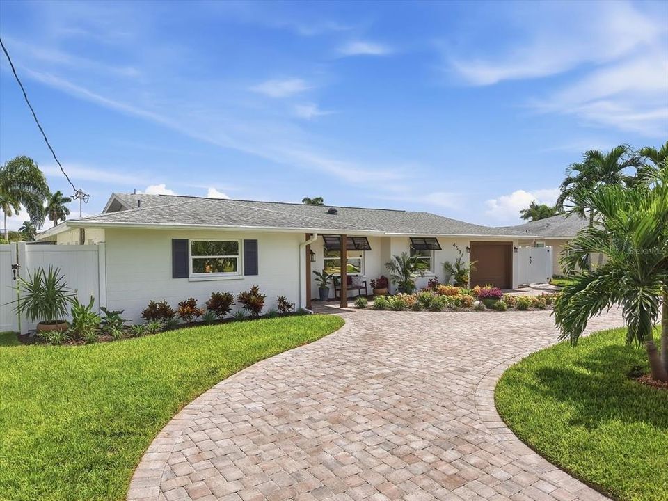 For Sale: $1,275,000 (2 beds, 2 baths, 1885 Square Feet)