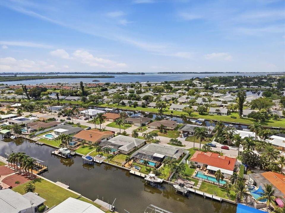 For Sale: $1,275,000 (2 beds, 2 baths, 1885 Square Feet)