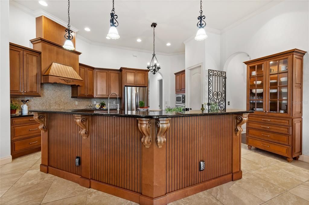 For Sale: $1,075,000 (5 beds, 4 baths, 4593 Square Feet)