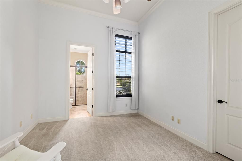 For Sale: $1,075,000 (5 beds, 4 baths, 4593 Square Feet)