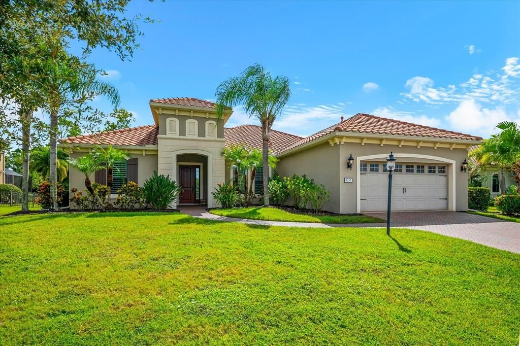 For Sale: $750,000 (3 beds, 2 baths, 2267 Square Feet)