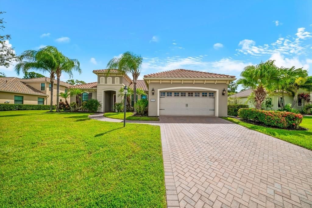For Sale: $750,000 (3 beds, 2 baths, 2267 Square Feet)