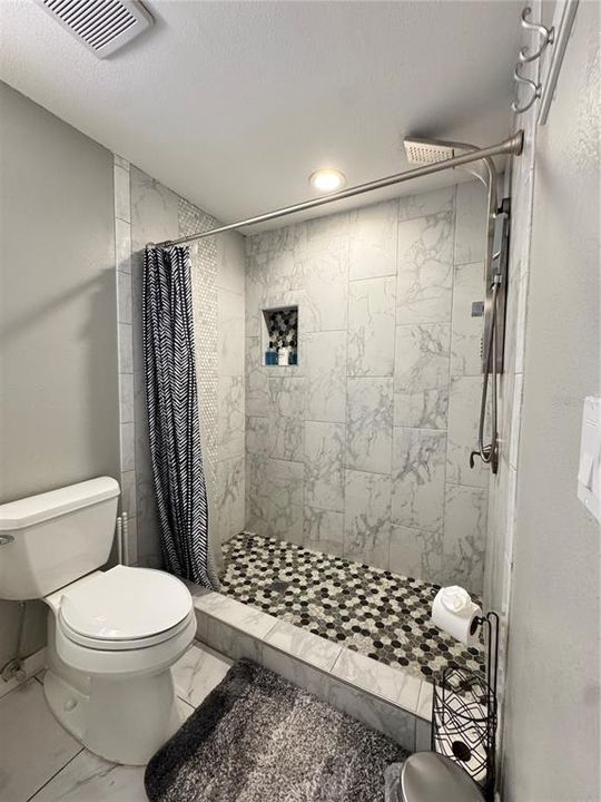 For Rent: $1,850 (2 beds, 2 baths, 900 Square Feet)