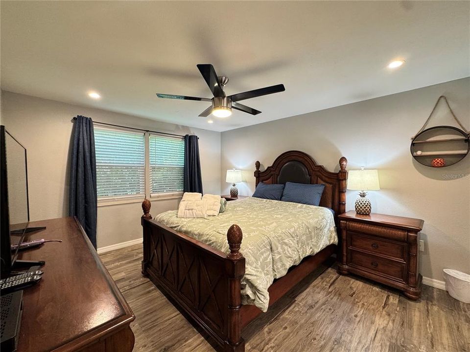For Rent: $1,850 (2 beds, 2 baths, 900 Square Feet)