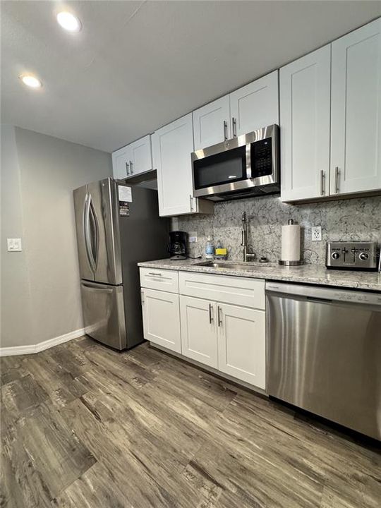 For Rent: $1,850 (2 beds, 2 baths, 900 Square Feet)