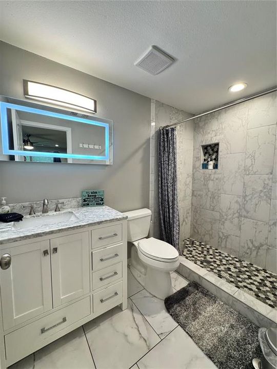 For Rent: $1,850 (2 beds, 2 baths, 900 Square Feet)