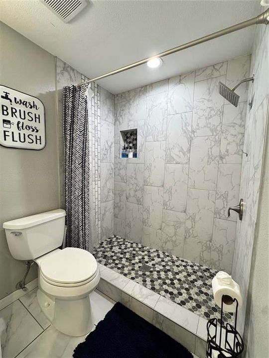 For Rent: $1,850 (2 beds, 2 baths, 900 Square Feet)