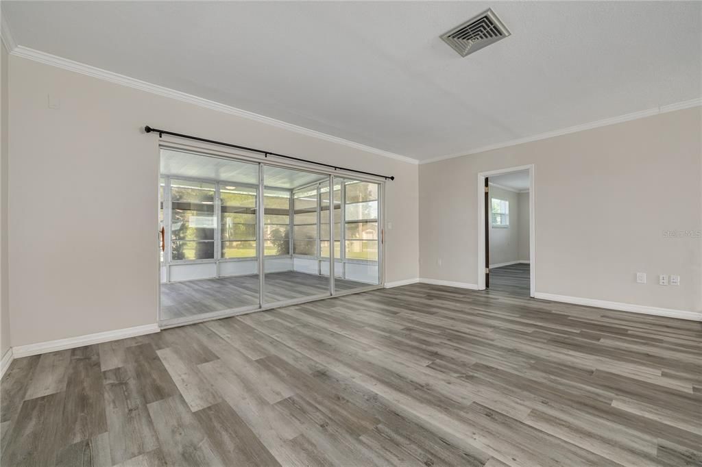 En Venta: $435,000 (3 camas, 2 baños, 1471 Pies cuadrados)