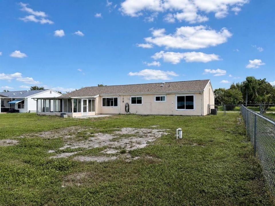 На продажу: $248,900 (3 спален, 2 ванн, 1423 Квадратных фут)