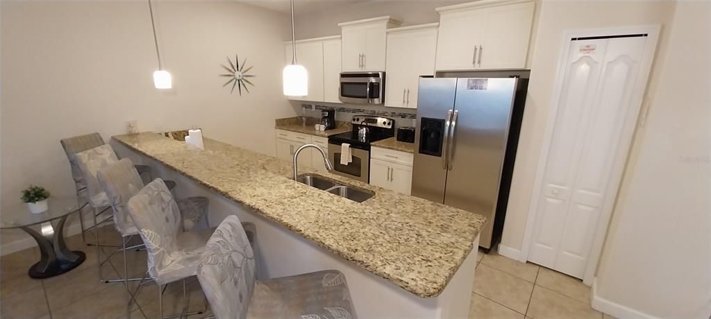 For Sale: $345,000 (4 beds, 3 baths, 1902 Square Feet)