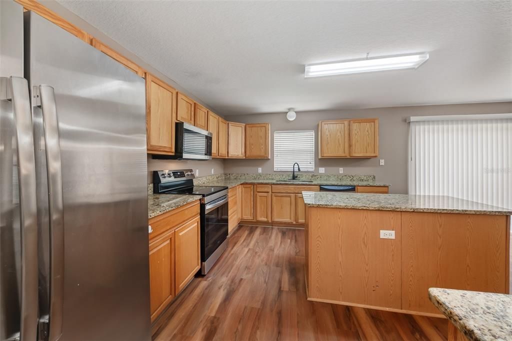 For Sale: $449,489 (6 beds, 4 baths, 3920 Square Feet)