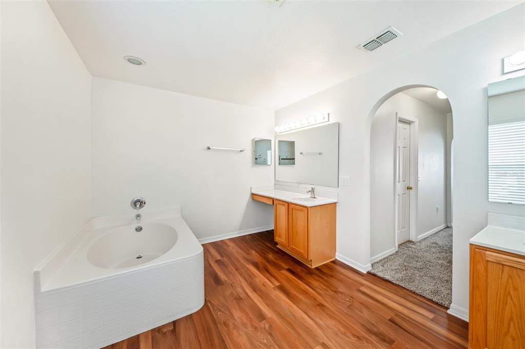 For Sale: $449,489 (6 beds, 4 baths, 3920 Square Feet)