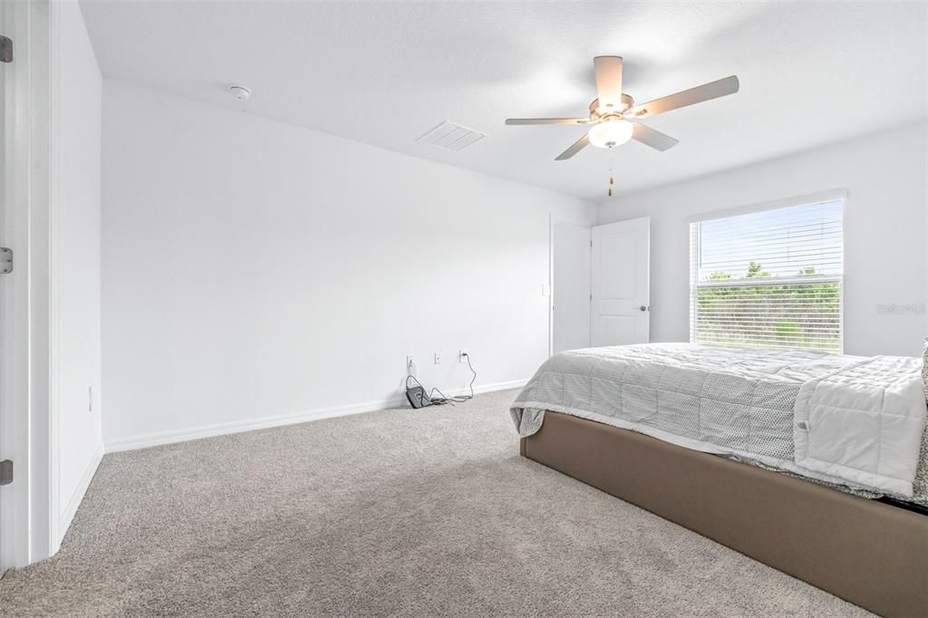 For Sale: $350,000 (4 beds, 2 baths, 1935 Square Feet)