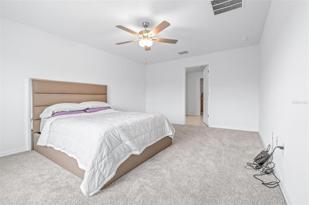 For Sale: $350,000 (4 beds, 2 baths, 1935 Square Feet)