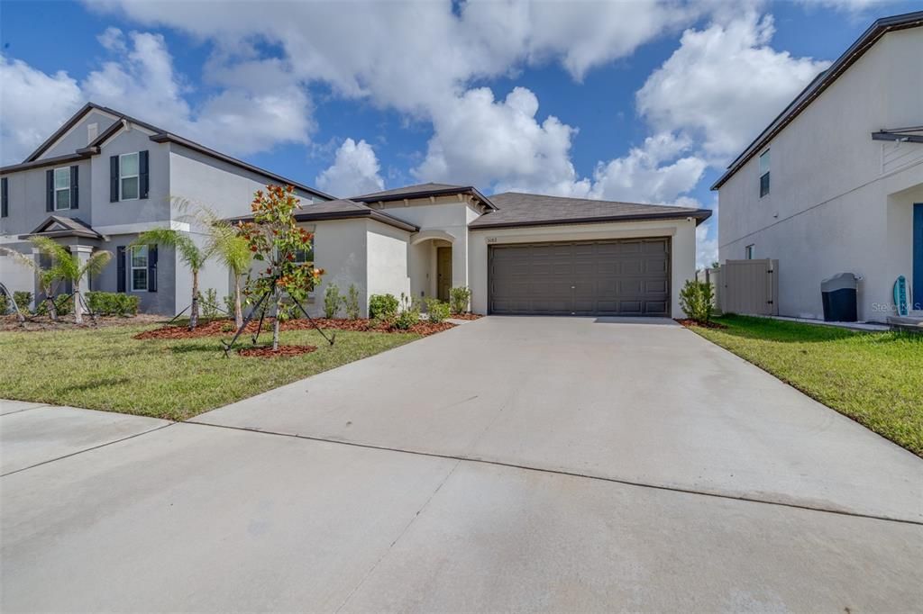 For Sale: $350,000 (4 beds, 2 baths, 1935 Square Feet)