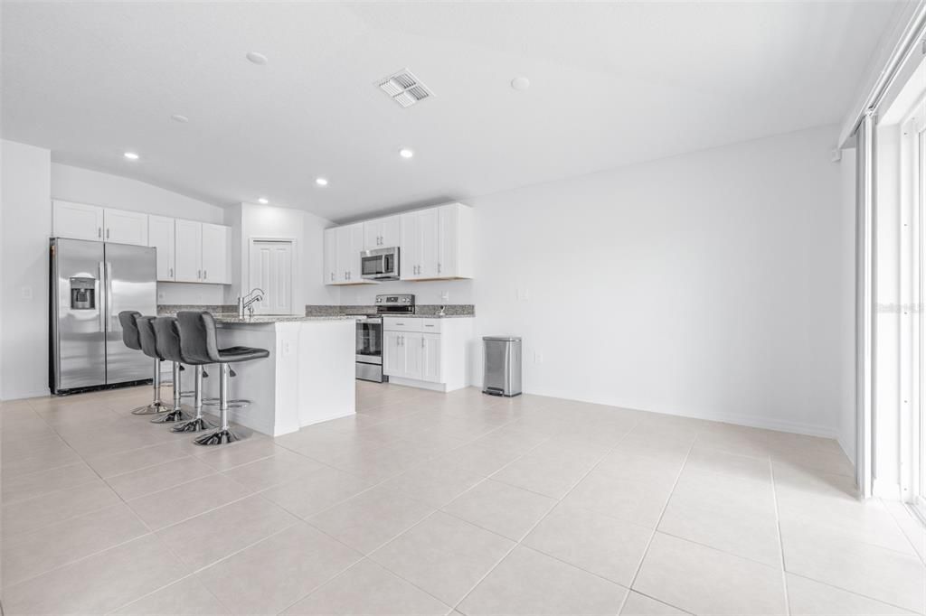 For Sale: $350,000 (4 beds, 2 baths, 1935 Square Feet)