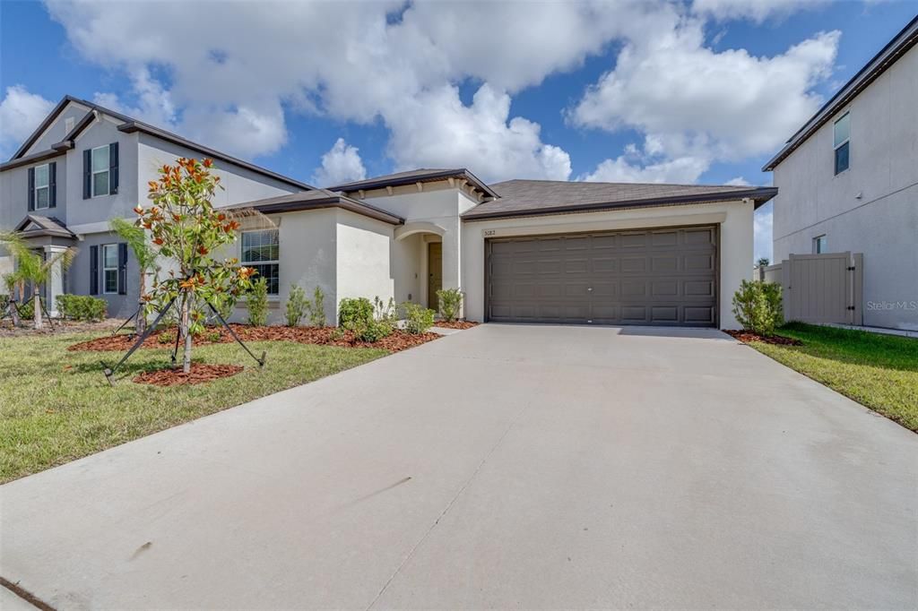 For Sale: $350,000 (4 beds, 2 baths, 1935 Square Feet)