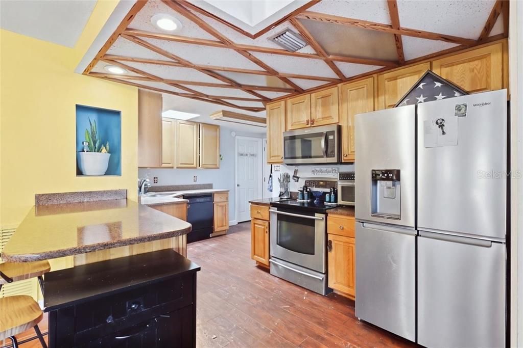 For Sale: $359,000 (4 beds, 3 baths, 2134 Square Feet)
