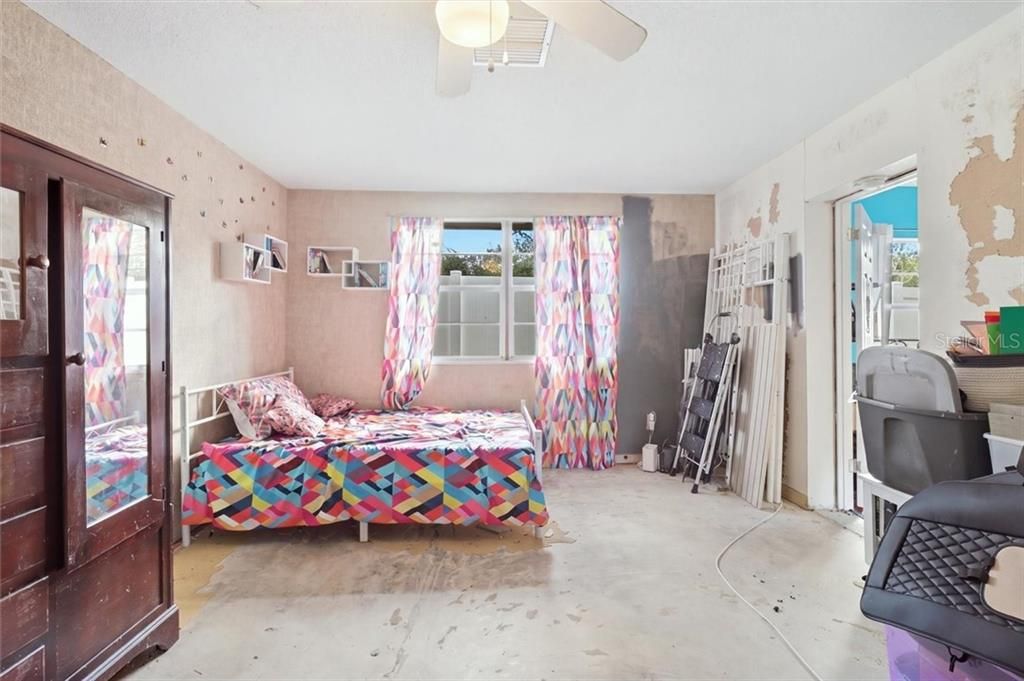 For Sale: $359,000 (4 beds, 3 baths, 2134 Square Feet)