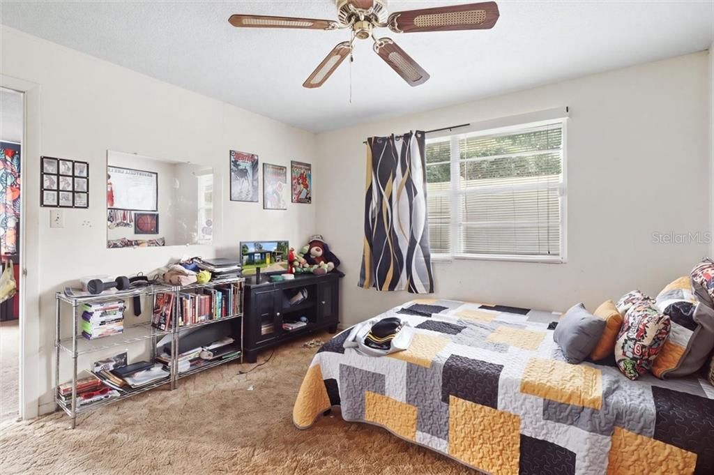 For Sale: $359,000 (4 beds, 3 baths, 2134 Square Feet)