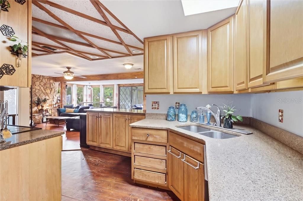 For Sale: $359,000 (4 beds, 3 baths, 2134 Square Feet)