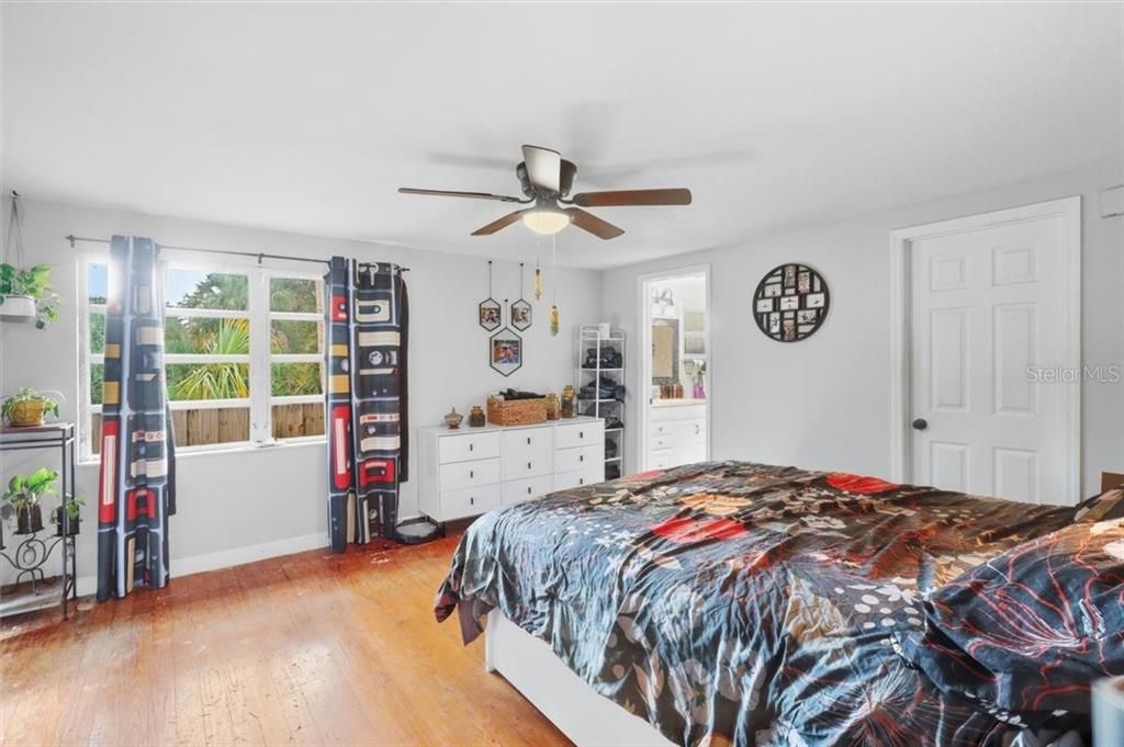 For Sale: $359,000 (4 beds, 3 baths, 2134 Square Feet)