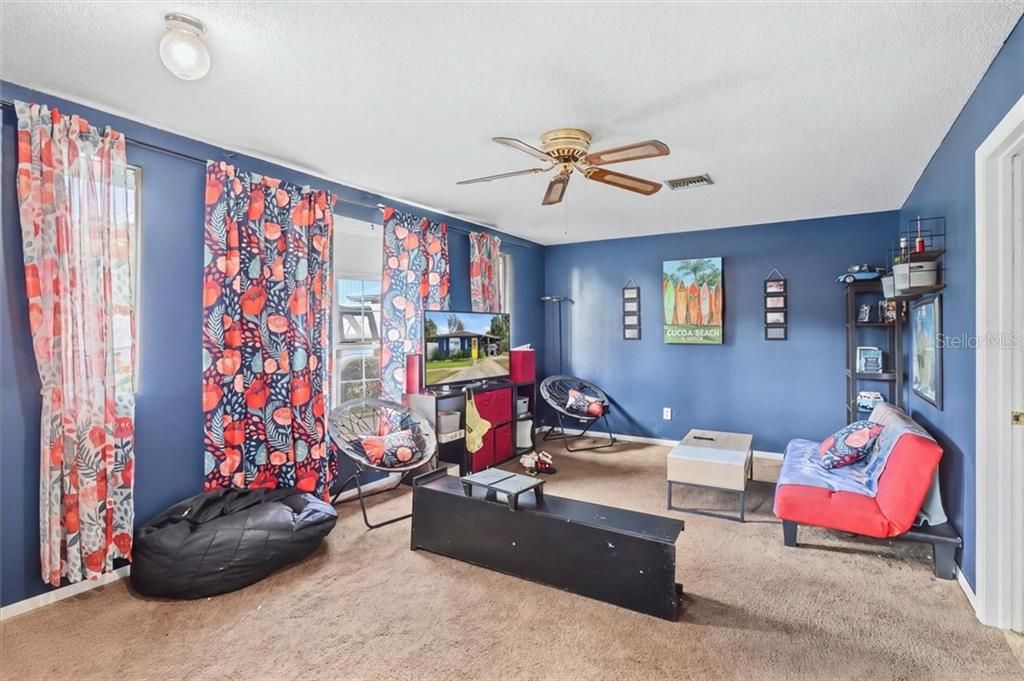 For Sale: $359,000 (4 beds, 3 baths, 2134 Square Feet)