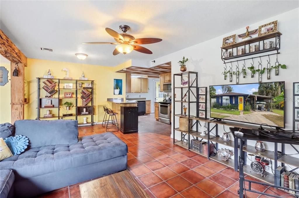 For Sale: $359,000 (4 beds, 3 baths, 2134 Square Feet)