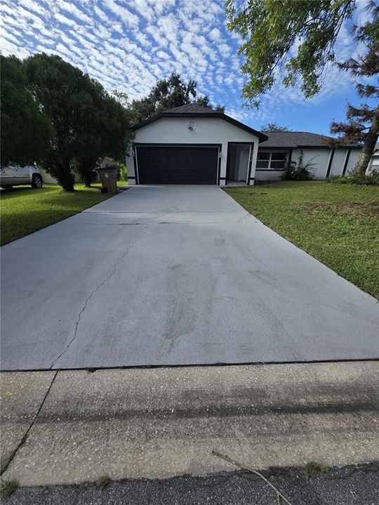 For Sale: $369,000 (3 beds, 2 baths, 1404 Square Feet)