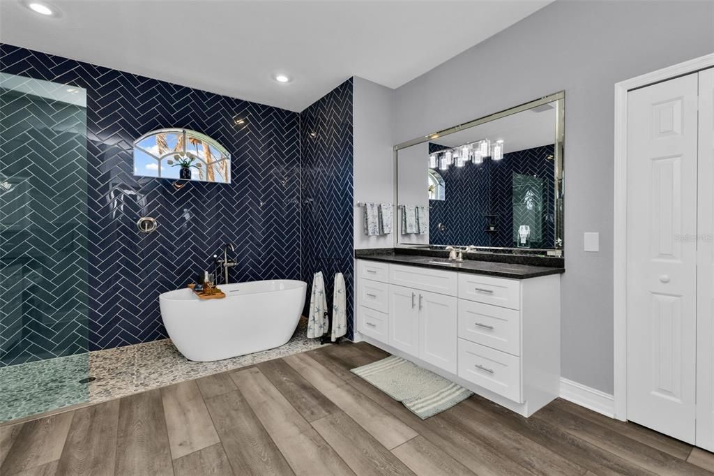 Active With Contract: $1,049,000 (3 beds, 2 baths, 2528 Square Feet)