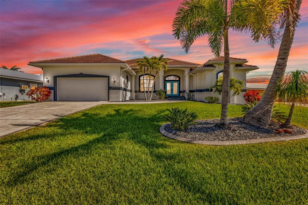 Active With Contract: $1,049,000 (3 beds, 2 baths, 2528 Square Feet)
