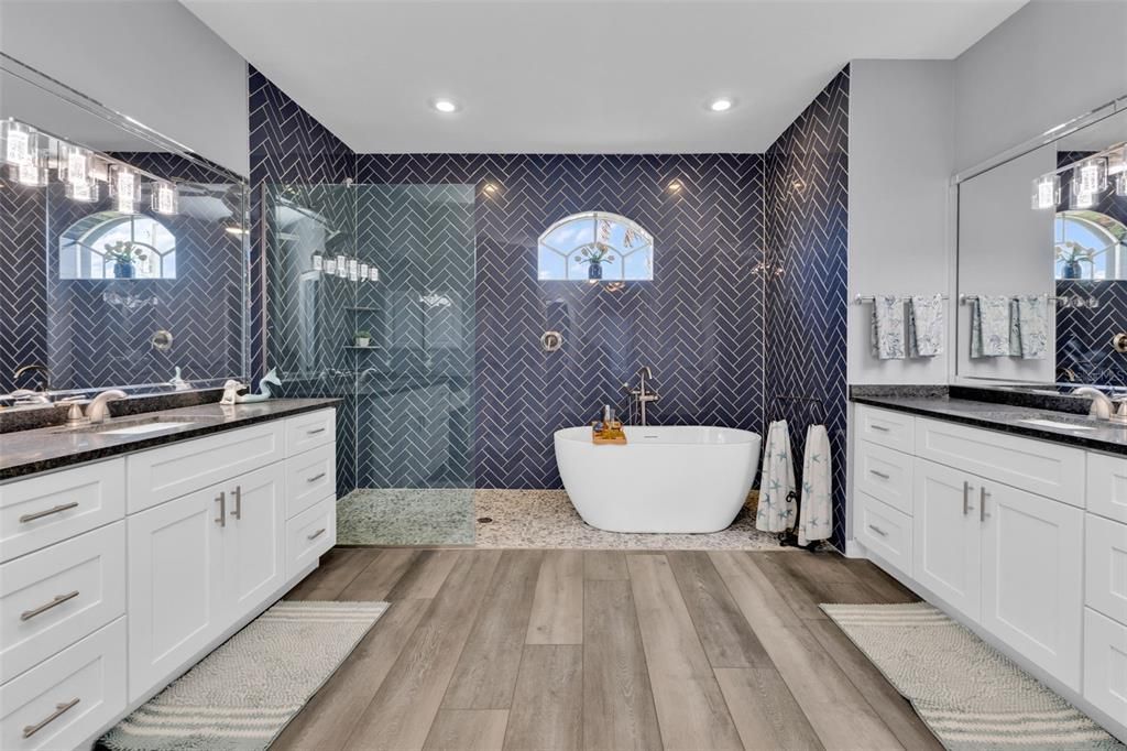 Active With Contract: $1,049,000 (3 beds, 2 baths, 2528 Square Feet)