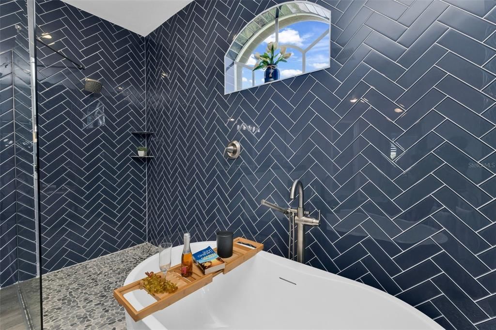 Active With Contract: $1,049,000 (3 beds, 2 baths, 2528 Square Feet)