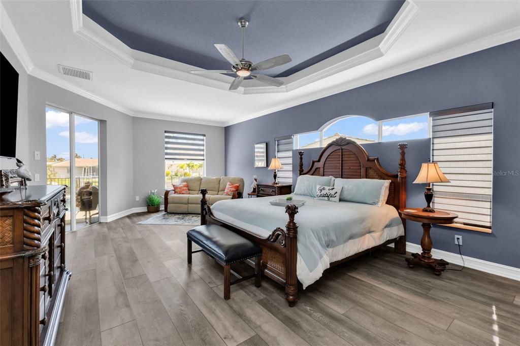 Active With Contract: $1,049,000 (3 beds, 2 baths, 2528 Square Feet)