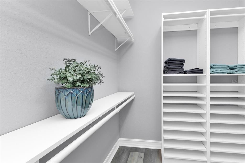 Active With Contract: $1,049,000 (3 beds, 2 baths, 2528 Square Feet)