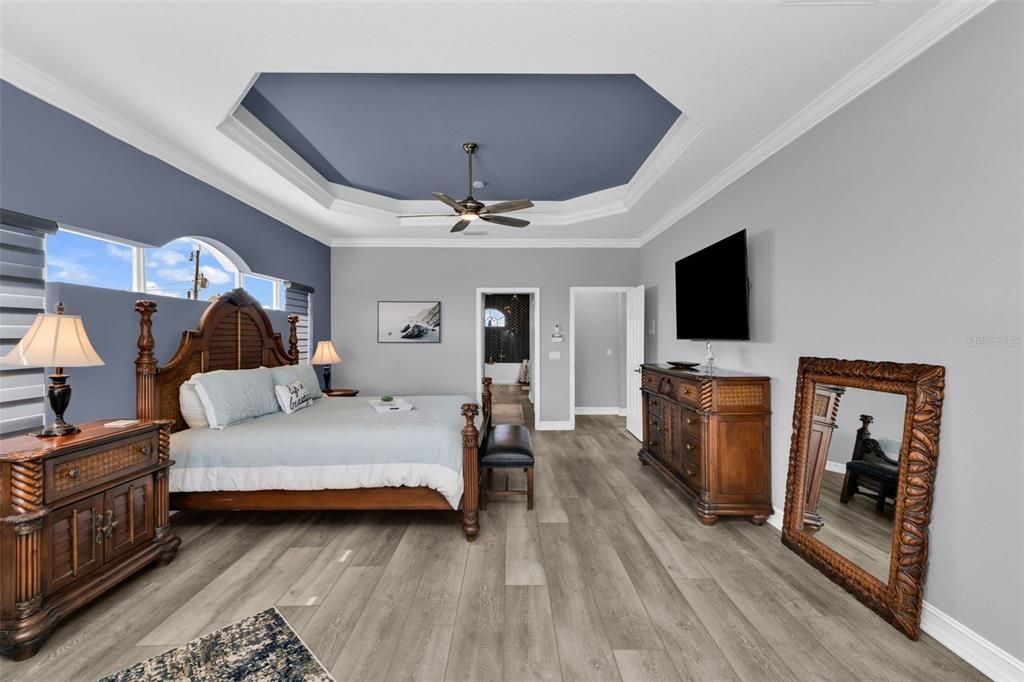 Active With Contract: $1,049,000 (3 beds, 2 baths, 2528 Square Feet)